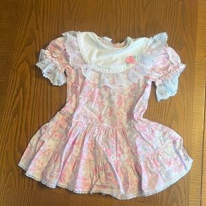 Roanna little girl size 4 pale pink and purple flowered dress